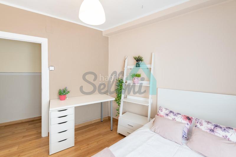 Foto 31bbc4b5-6703-4ab9-a25c-85d733900630. Etagenwohnung mit heizung in Milán - Pumarín Oviedo