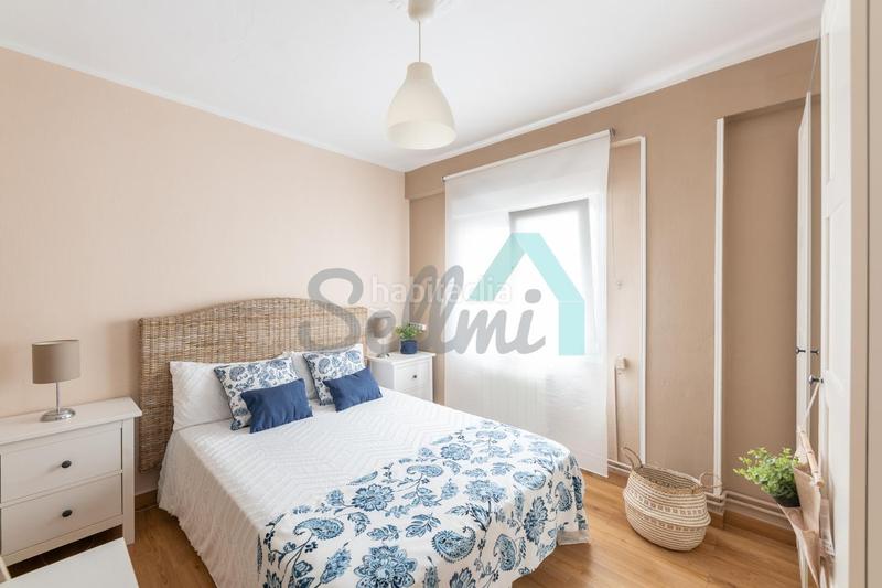 Foto 7f66286c-3e26-4f49-a2a6-f359e19f599c. Etagenwohnung mit heizung in Milán - Pumarín Oviedo