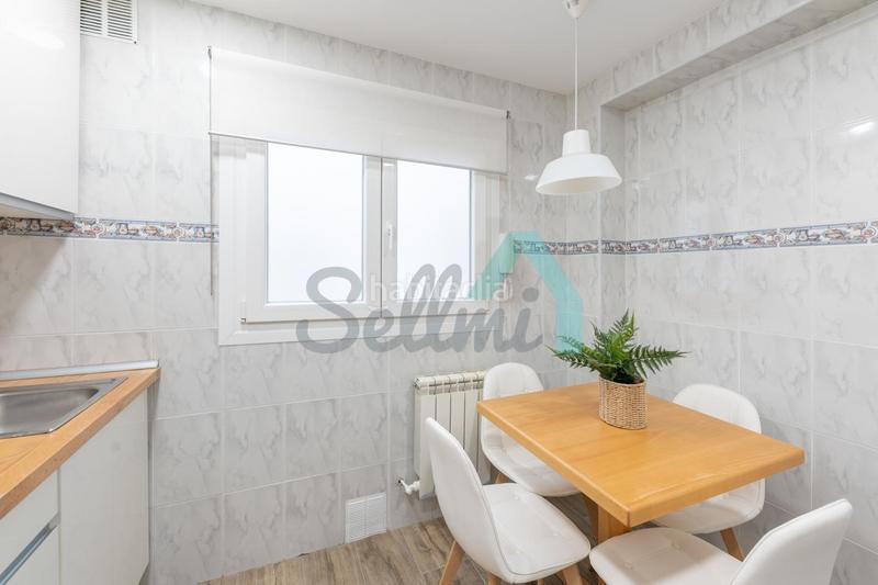Foto c202d7c5-0907-4421-86ef-706e04cabd20. Etagenwohnung mit heizung in Milán - Pumarín Oviedo