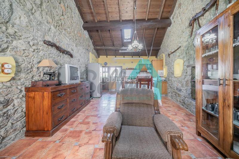 Foto c170b1fc-564c-4a0a-abf7-e526d0d08715. Casa en Pravia