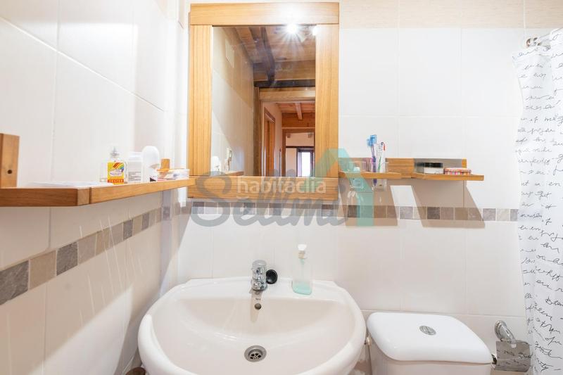 Foto 96968694-7580-49e8-ad77-79dba76d65be. Casa bifamiliare con riscaldamento in Proaza