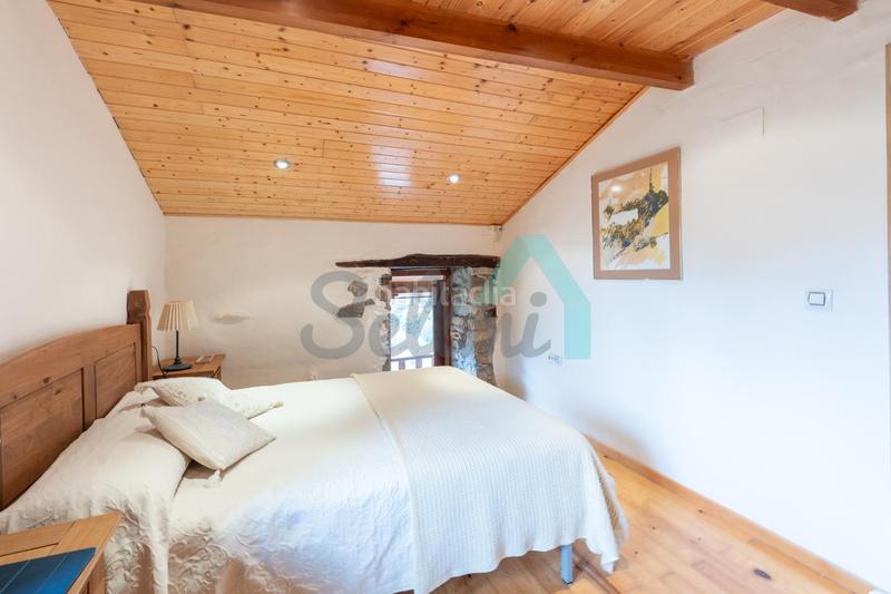 Foto 4267587c-6fa6-4d26-ae7e-489fe48606bf. Casa pareada en Proaza