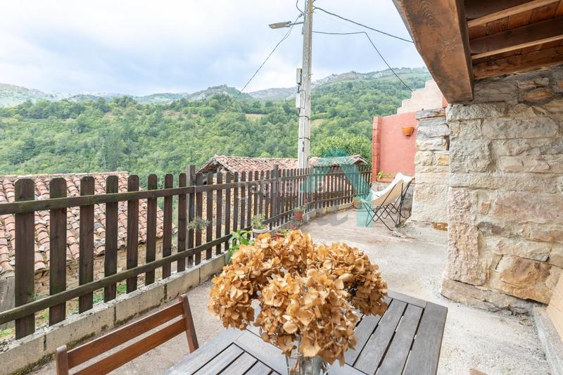 Foto 5f08dea7-f02e-413d-89d3-a39da3e853d8. Casa pareada en Proaza