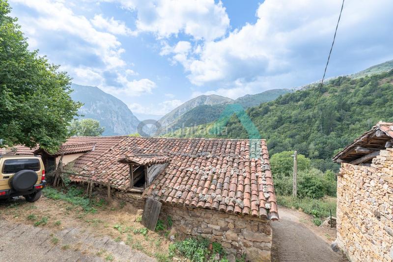 Foto 7f62afb2-8b87-4b68-9d5b-5e081891bdbd. Casa pareada en Proaza