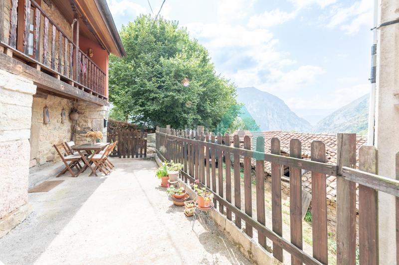 Foto 88346d3a-9fe5-45a1-94f9-afc448d2113c. Casa pareada en Proaza