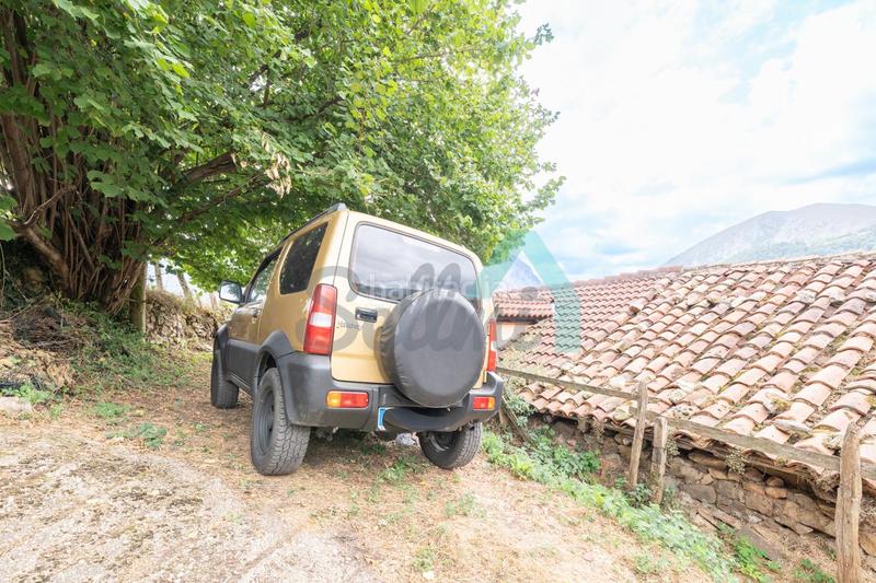 Foto 96ef3c9c-7283-4840-a04f-a8c83ee7e2f1. Casa pareada en Proaza