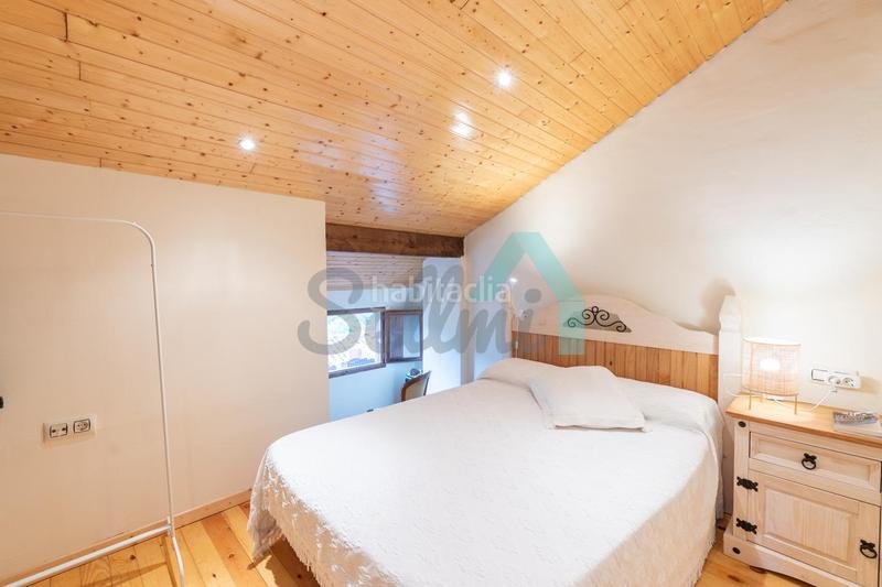 Foto 97b8f03e-9c52-495c-bbc9-0f4e367ffcb6. Casa pareada en Proaza