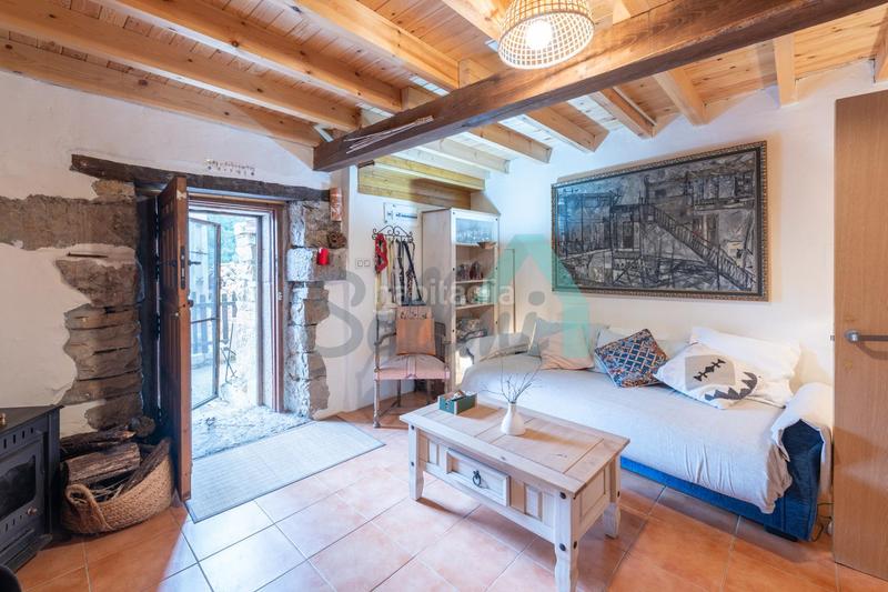 Foto 9a979b26-d29d-46f1-b048-74a59c5863f4. Casa pareada en Proaza