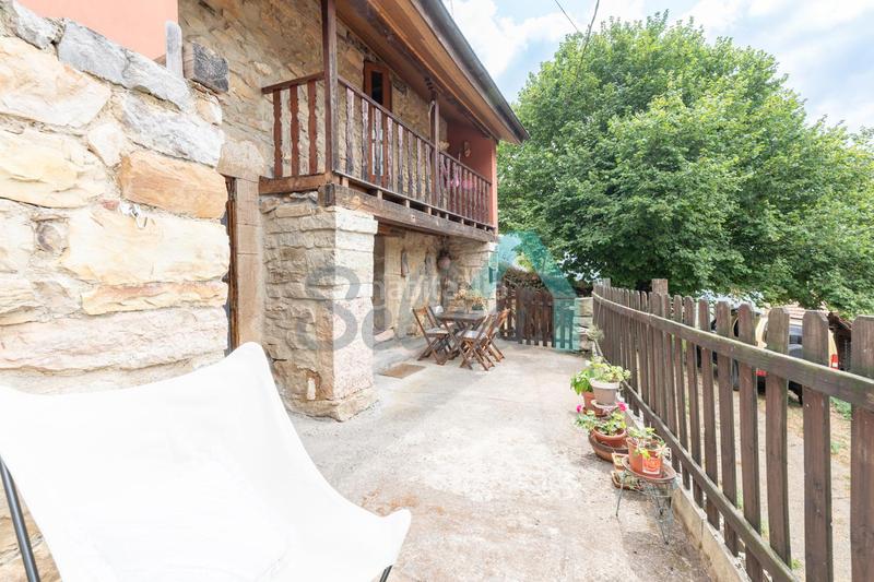 Foto a0703432-c0d5-4f9b-80e9-ee5153c918f5. Casa pareada en Proaza