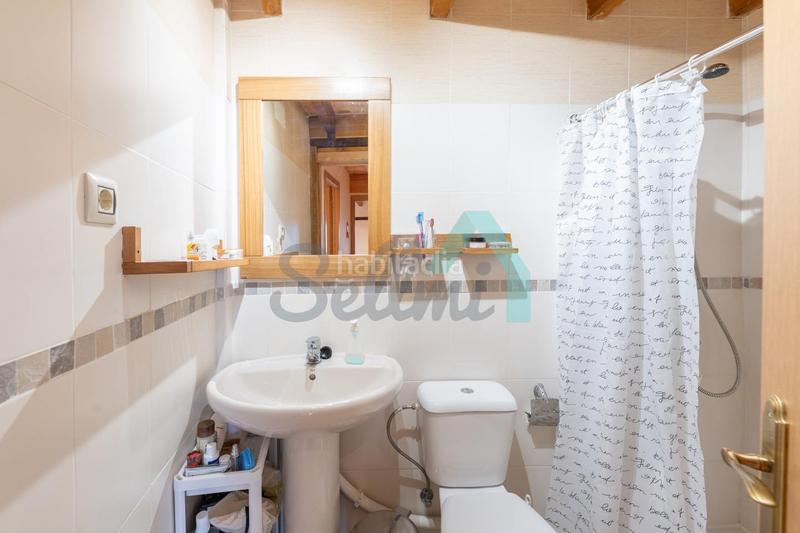 Foto cb5ab75a-dc43-4119-8b9f-1f726c5162e8. Casa pareada en Proaza