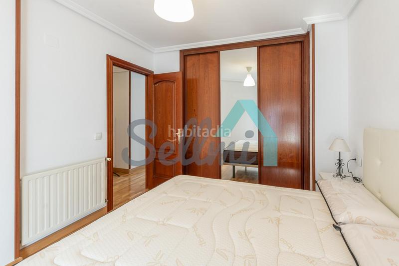 Foto cc043022-6b8c-4544-8887-85e1adba017b. Alquiler piso en Vallobín Oviedo