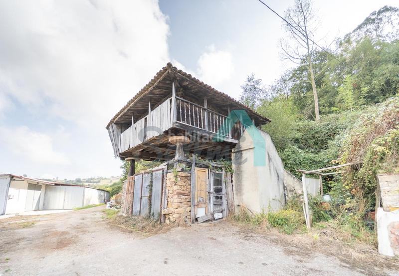 Foto 0c6cecbc-6787-49b6-8374-8a43d703b515. Casa amb calefacció aparcament a Parroquias Sur - La Manjoya Oviedo