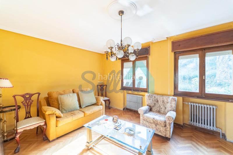 Foto 214ca494-00af-4963-9fcd-783881e29912. Casa amb calefacció aparcament a Parroquias Sur - La Manjoya Oviedo