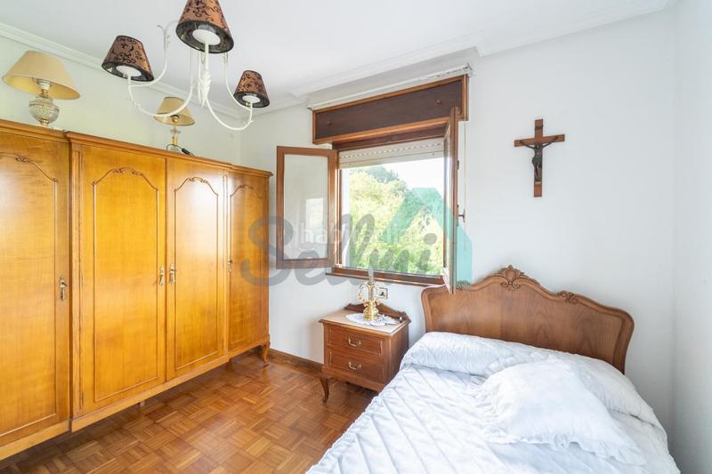 Foto 2b2ab1ba-0731-4d87-baa4-a5f197d2333d. Casa amb calefacció aparcament a Parroquias Sur - La Manjoya Oviedo