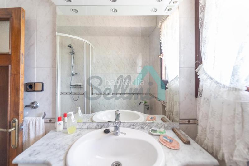 Foto 7bdc65f3-7273-422d-ac38-410e4dd760b1. Casa amb calefacció aparcament a Parroquias Sur - La Manjoya Oviedo