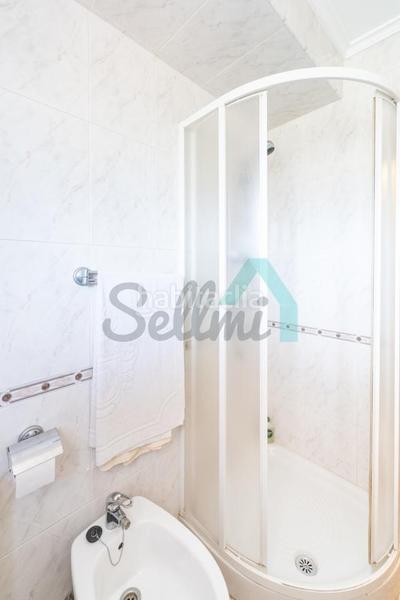 Foto c92822cf-efec-493e-9aa9-d4afe8f01f0b. Casa amb calefacció aparcament a Parroquias Sur - La Manjoya Oviedo