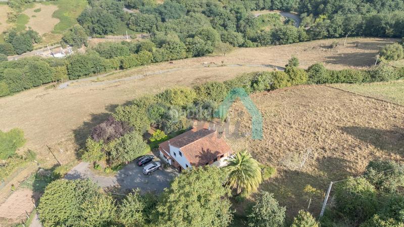 Foto fa40f462-a7ba-4875-86bd-5bb1f47afbec. Casa amb calefacció aparcament a Parroquias Sur - La Manjoya Oviedo