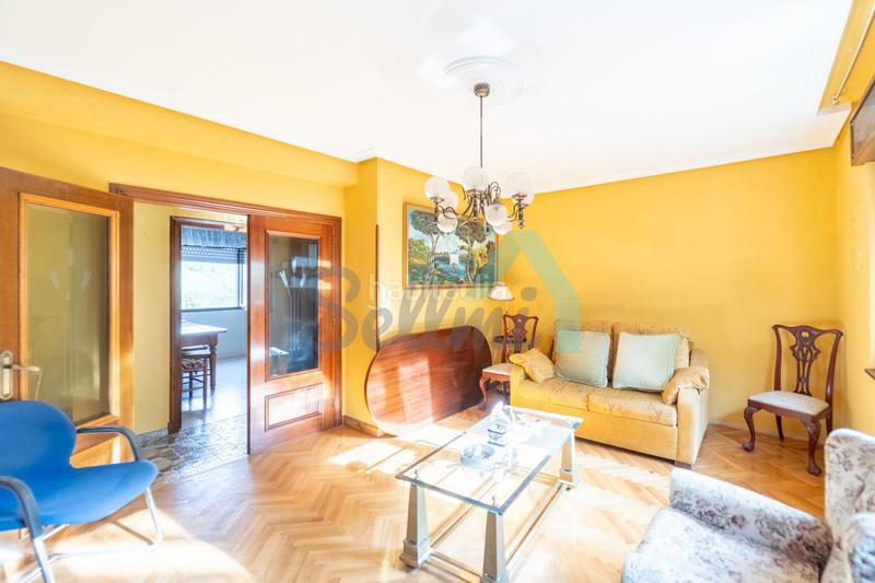 Foto 20520a01-7876-44fe-ac27-bdb3f81f9a65. Haus mit heizung parking in Parroquias Sur - La Manjoya Oviedo