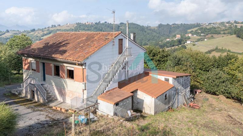 Foto d73e5473-faed-435f-9c27-3c2e7a8b417f. Haus mit heizung parking in Parroquias Sur - La Manjoya Oviedo