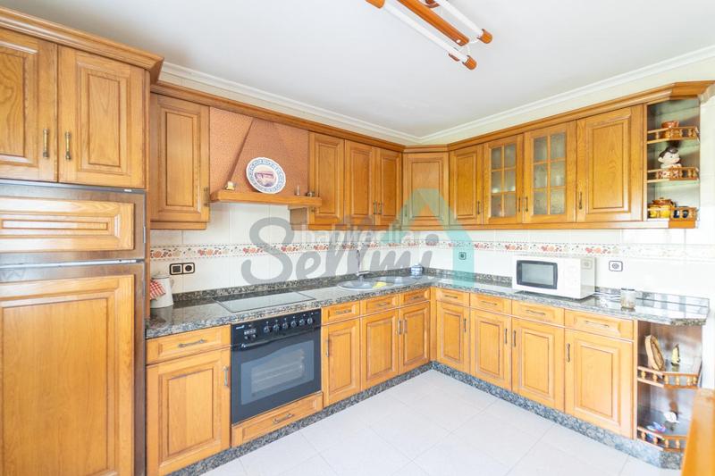 Foto 32ba8c6c-55c1-447f-98ac-86aa0d2aed92. House with heating parking in Parroquias Sur - La Manjoya Oviedo