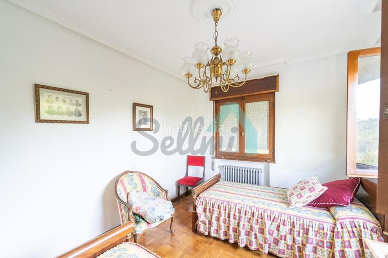 Foto 8a7653f6-c32a-4780-a044-3923e4f0fdee. House with heating parking in Parroquias Sur - La Manjoya Oviedo