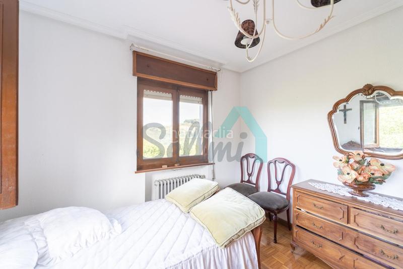 Foto 9a786c24-3730-4cb1-87ab-4e62b9879fda. House with heating parking in Parroquias Sur - La Manjoya Oviedo