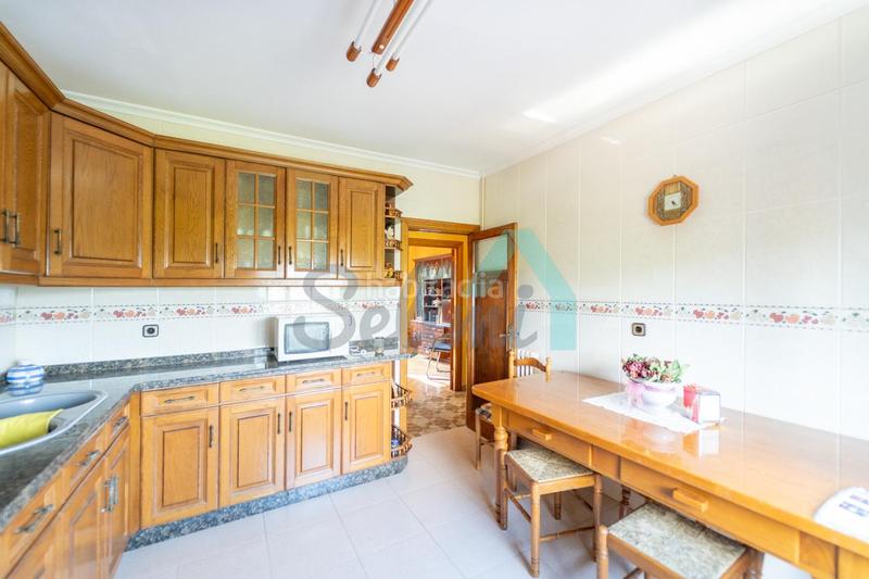 Foto d98fd69e-ad7f-4700-aea1-59dec415c439. House with heating parking in Parroquias Sur - La Manjoya Oviedo