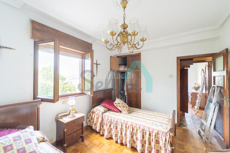 Foto 6414dc1c-75c8-4675-b931-bdf2f9772c26. Maison avec chauffage parking dans Parroquias Sur - La Manjoya Oviedo