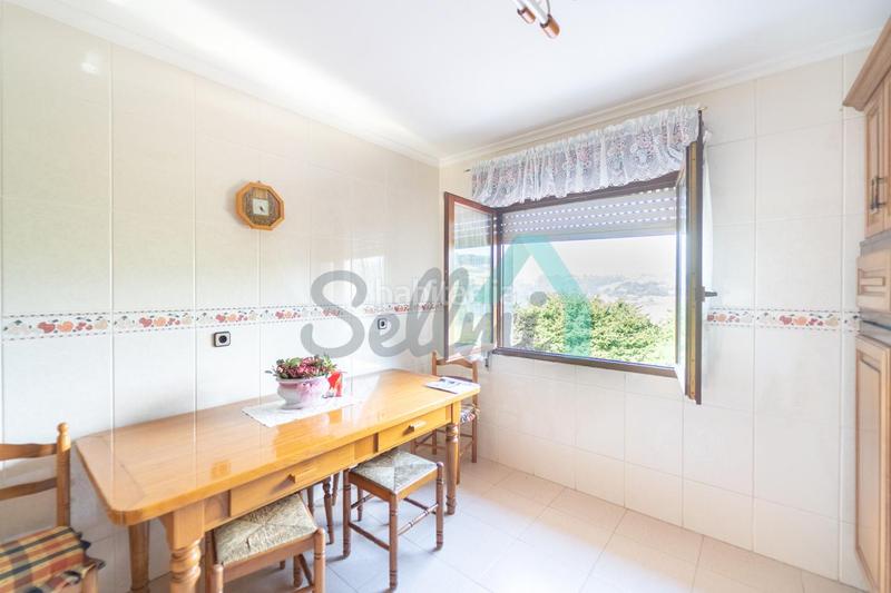 Foto 8d8c9b7f-daad-47fb-a900-47d85a053160. Maison avec chauffage parking dans Parroquias Sur - La Manjoya Oviedo