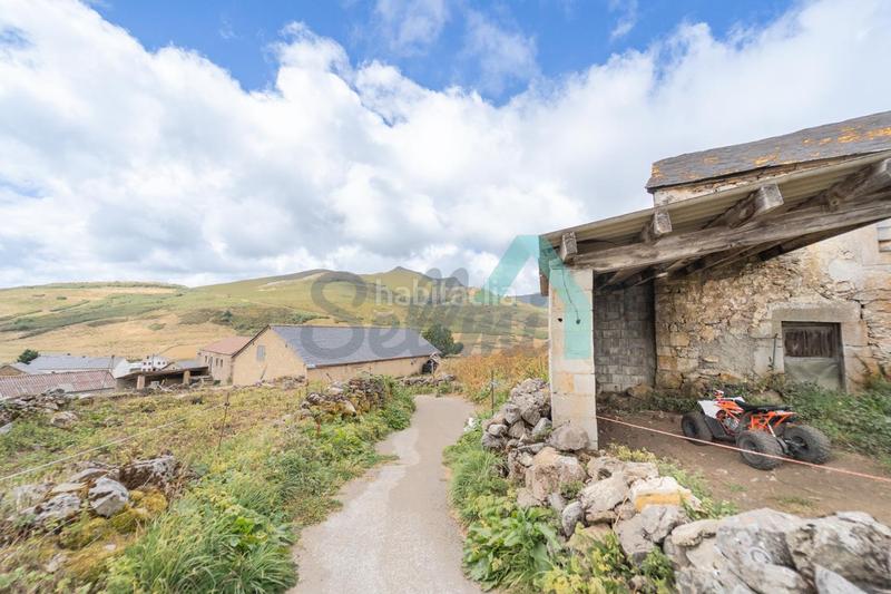 Foto a7511c7d-96f2-4578-a022-d06ab89cbe1c. Masía en Somiedo