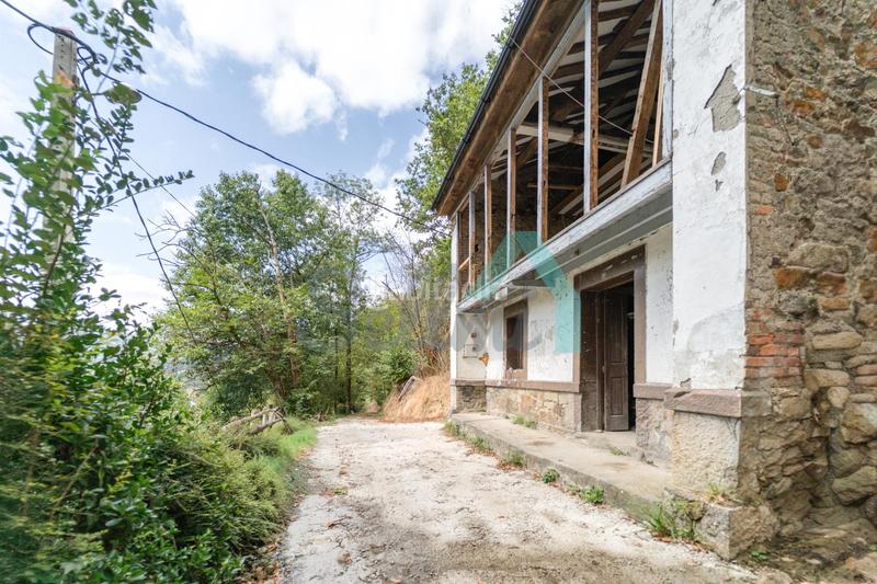 Foto 83f55a0c-d7f6-4b11-a359-1fc846406644. Casa en Laviana