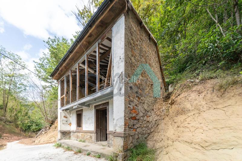 Foto 88720009-f3b0-46d4-9f08-5c3b68c56a2d. Casa en Laviana