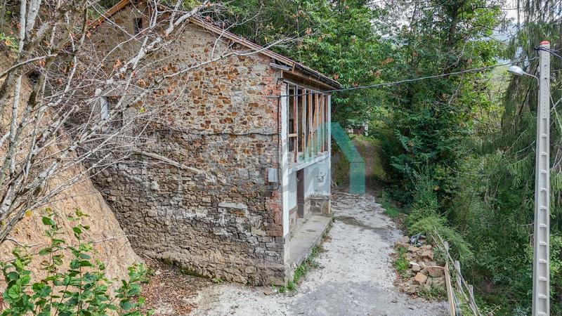 Foto a9917b53-109d-4b8d-940c-5ba608e485b8. Casa en Laviana