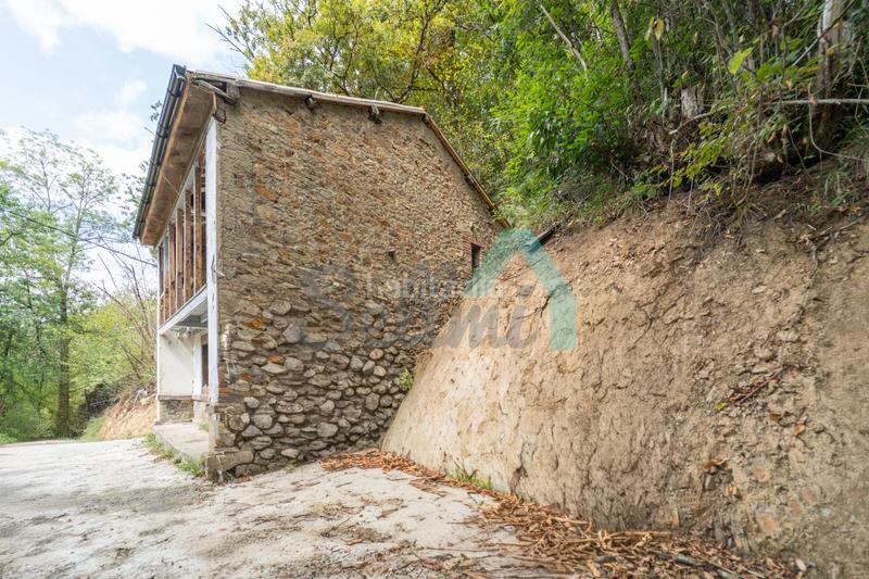 Foto c3dd1821-57d6-4bc3-b141-d1bfd8ae54a1. Casa en Laviana