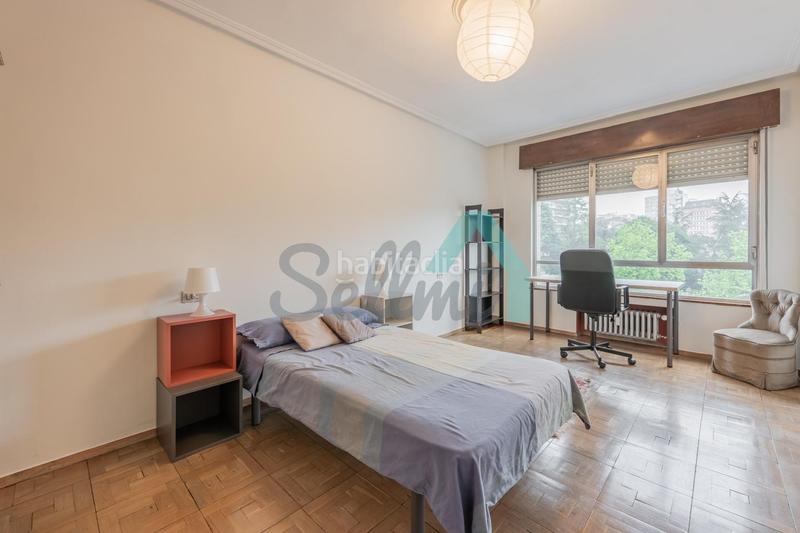 Foto 5bb9aee8-6c59-47a7-a54f-4364947c09f2. Location appartement avec chauffage parking dans El Cristo Oviedo