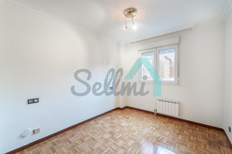 Foto 1f0e3fd7-9b3f-4329-bd23-263fc3336349. Appartamento con riscaldamento parcheggio in Corredoría - La Carisa - Prado de La Vega Oviedo