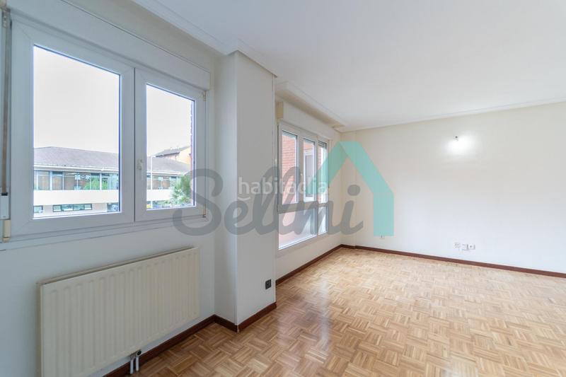 Foto c745295d-6cf0-431f-aa84-c155250332b7. Appartamento con riscaldamento parcheggio in Corredoría - La Carisa - Prado de La Vega Oviedo