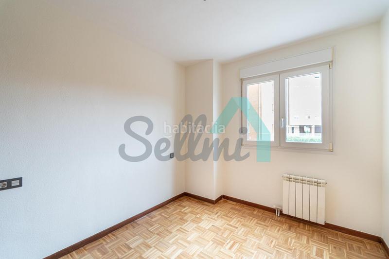 Foto e7324829-dbf4-4d69-9981-79019de61032. Appartamento con riscaldamento parcheggio in Corredoría - La Carisa - Prado de La Vega Oviedo