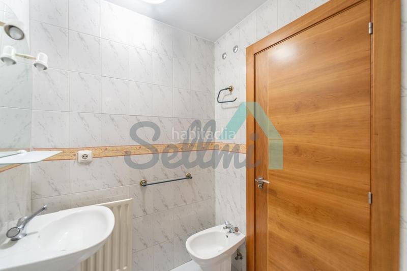 Foto eb095d5f-10cd-4704-a92b-969ffb7459a0. Appartamento con riscaldamento parcheggio in Corredoría - La Carisa - Prado de La Vega Oviedo