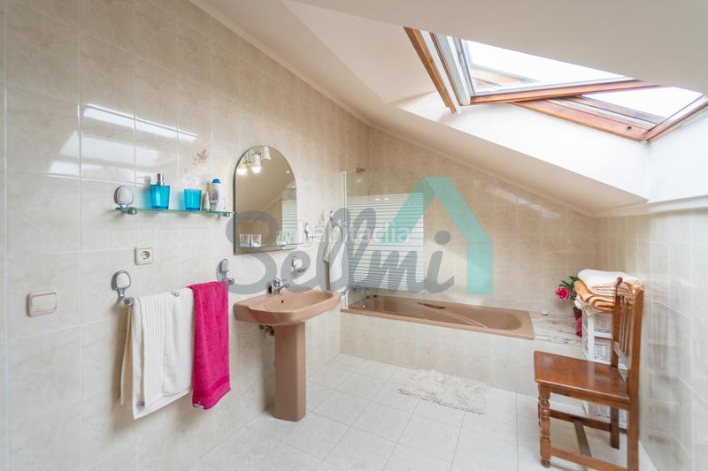 Foto 655029fc-1475-4e14-aae9-908a83a2ce1d. House with heating parking in Selorio - Tornón Villaviciosa