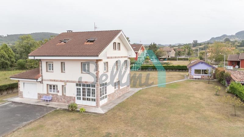 Foto 82116da2-d6a1-4e7b-8e2c-c673a1658063. House with heating parking in Selorio - Tornón Villaviciosa