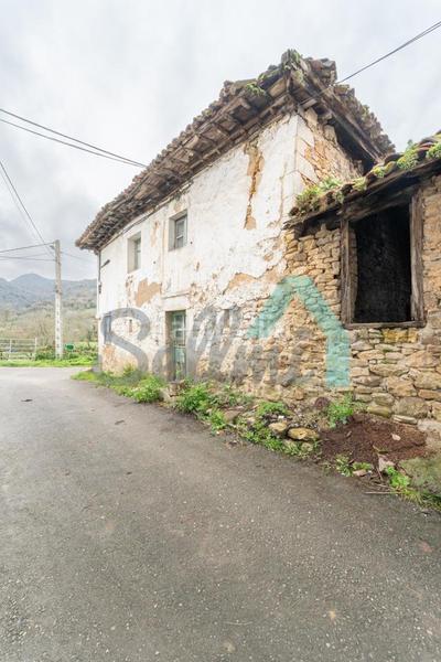 Foto 1cdd5cd2-78ce-478b-be3c-481e618180be. Casa pareada en Grado