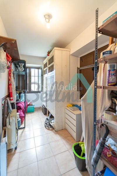 Foto 093306b0-1050-40f5-b9b6-a73538f2cba3. Haus mit heizung parking in Grado