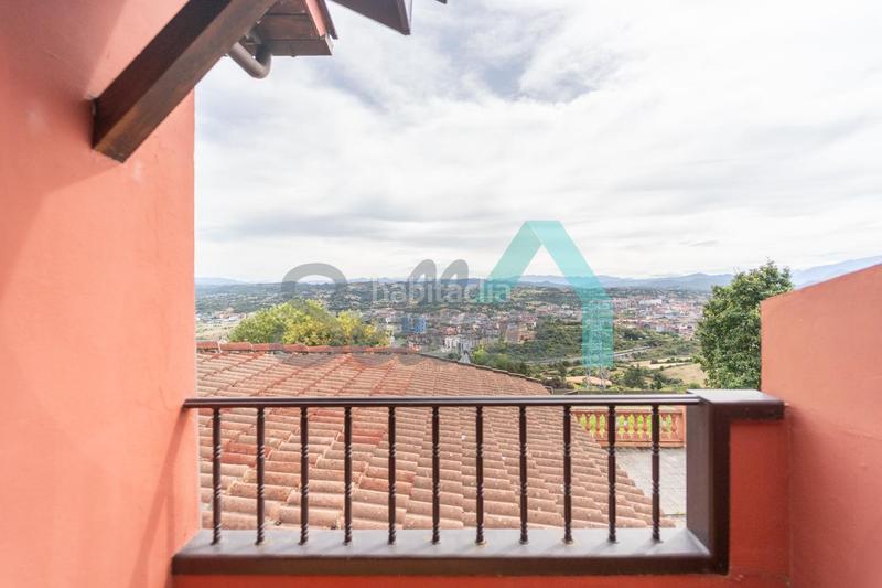 Foto 2f594dde-f2ac-486a-9614-85013b912a52. Doppelhaus mit heizung parking in Parroquias Norte - Naranco Oviedo