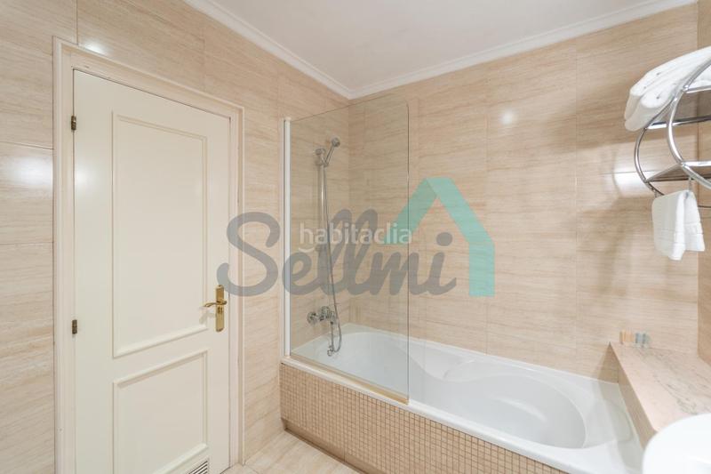 Foto c2fc0fbb-1f28-4fd5-8145-b6ffce45e58a. Doppelhaus mit heizung parking in Parroquias Norte - Naranco Oviedo