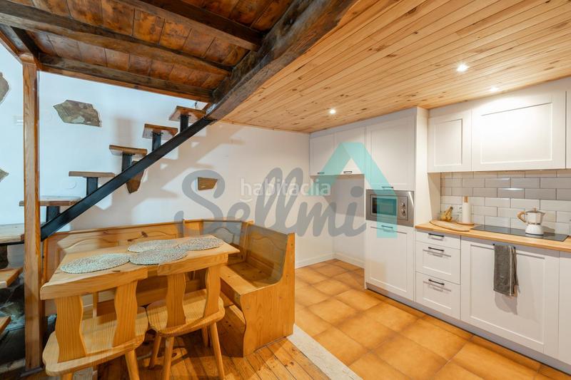 Foto acec853b-cf11-4147-898b-6a8623a55163. Casa pareada en Lena