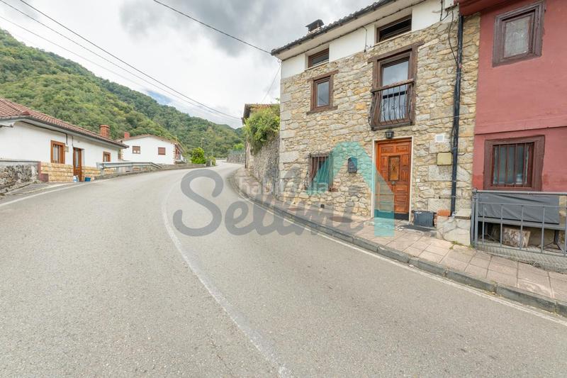 Foto bf86eac0-ba8b-42f1-9d45-477b9bd501d5. Casa pareada en Lena