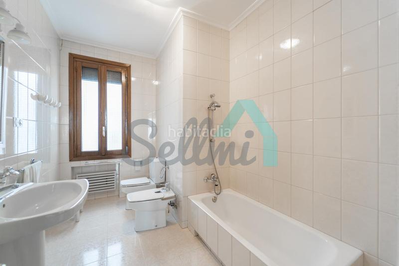 Foto 1a86c31a-a534-4cc1-97c9-dcc396f6269f. Location appartement avec chauffage dans Parque San Francisco - Uría Oviedo