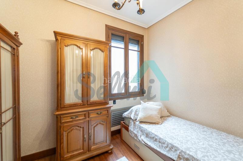 Foto 5d8ce8ef-c44a-4ed1-8667-ced7d63c54e5. Location appartement avec chauffage dans Parque San Francisco - Uría Oviedo