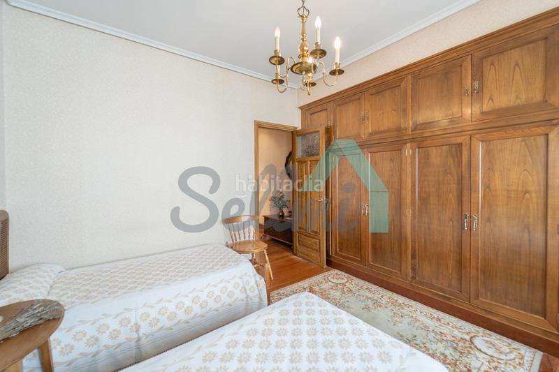 Foto 64b74664-7ccc-49dc-8d3f-a6f0a614ba7a. Location appartement avec chauffage dans Parque San Francisco - Uría Oviedo